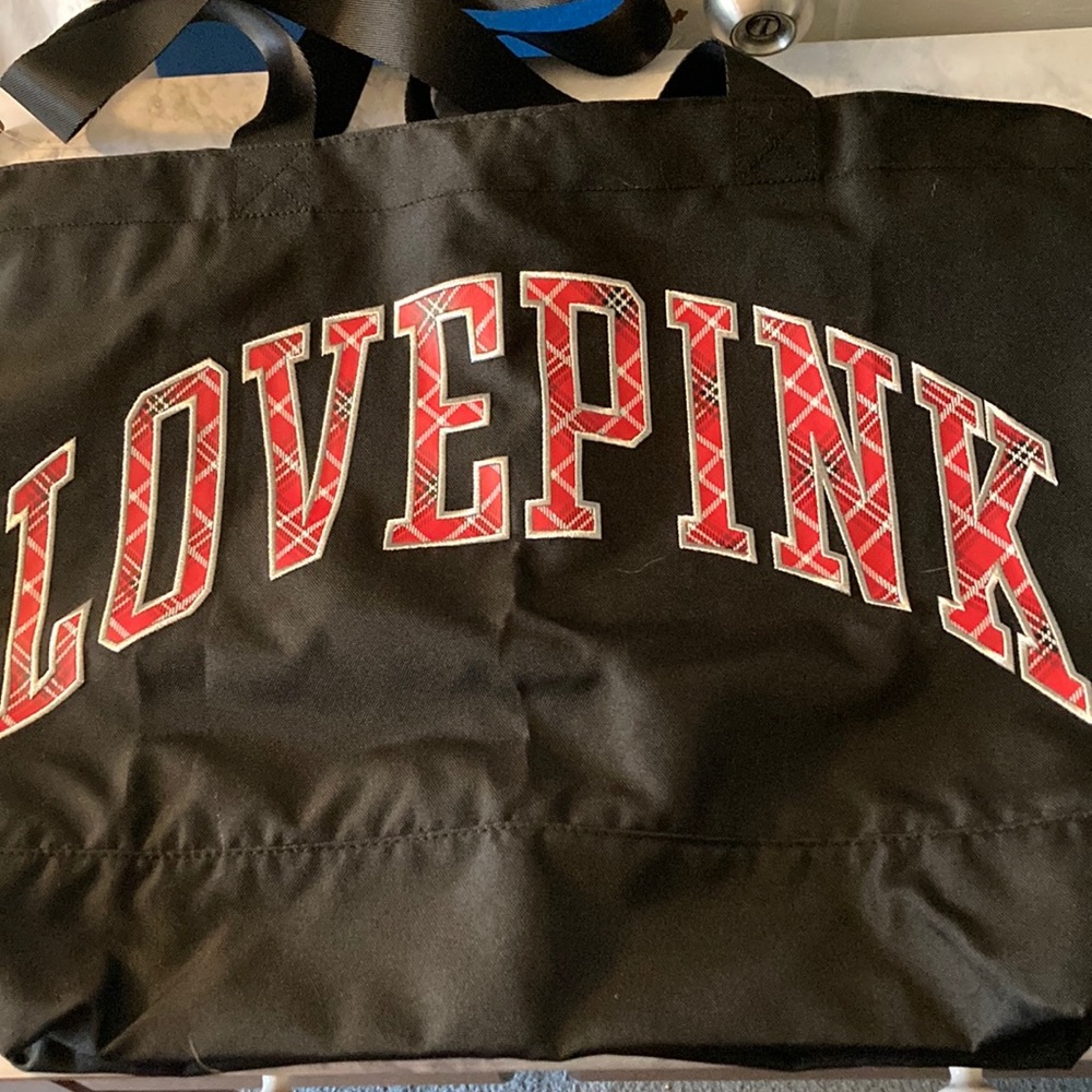NWT LOVE PINK ZIPPER CLOSURE BAG